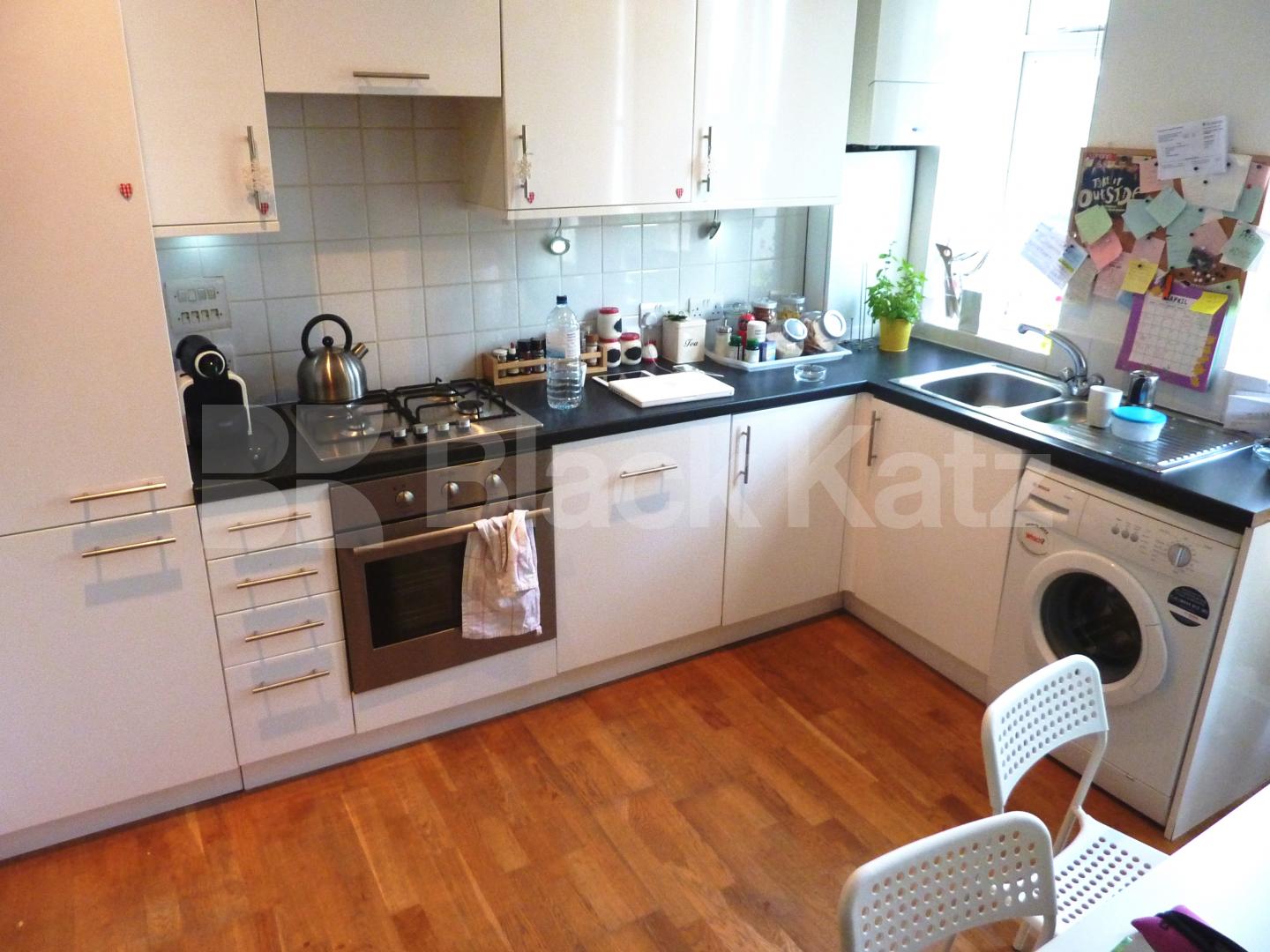 			NEW INSTRUCTION!, 2 Bedroom, 1 bath, 1 reception Flat			 Hilldrop Road, TUFNELL PARK 